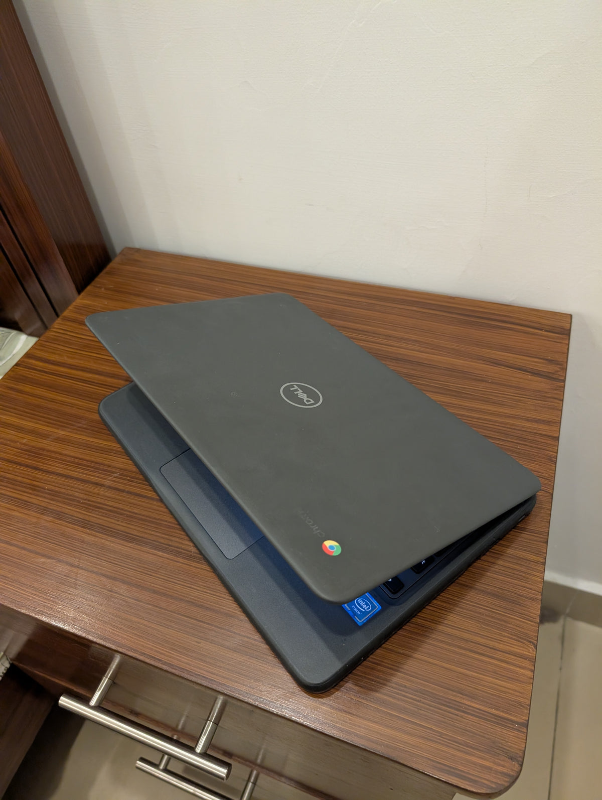 Dell 3100 - 4GB Ram - 32 GB Storage - Touch Screen - 2029 Updates